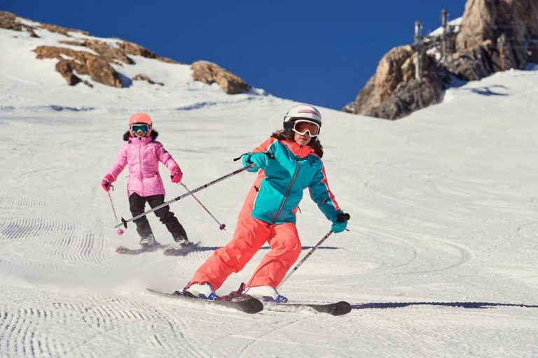 How to Dress Your Kids for Skiing