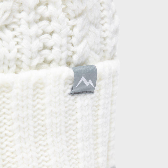 Women's Daisy Cable Knit Bobble Hat