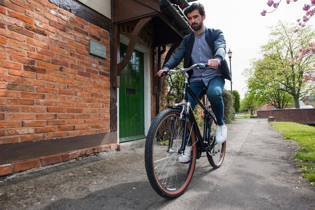 Pioneer Trail Cross Bar Frame Commuter Bike