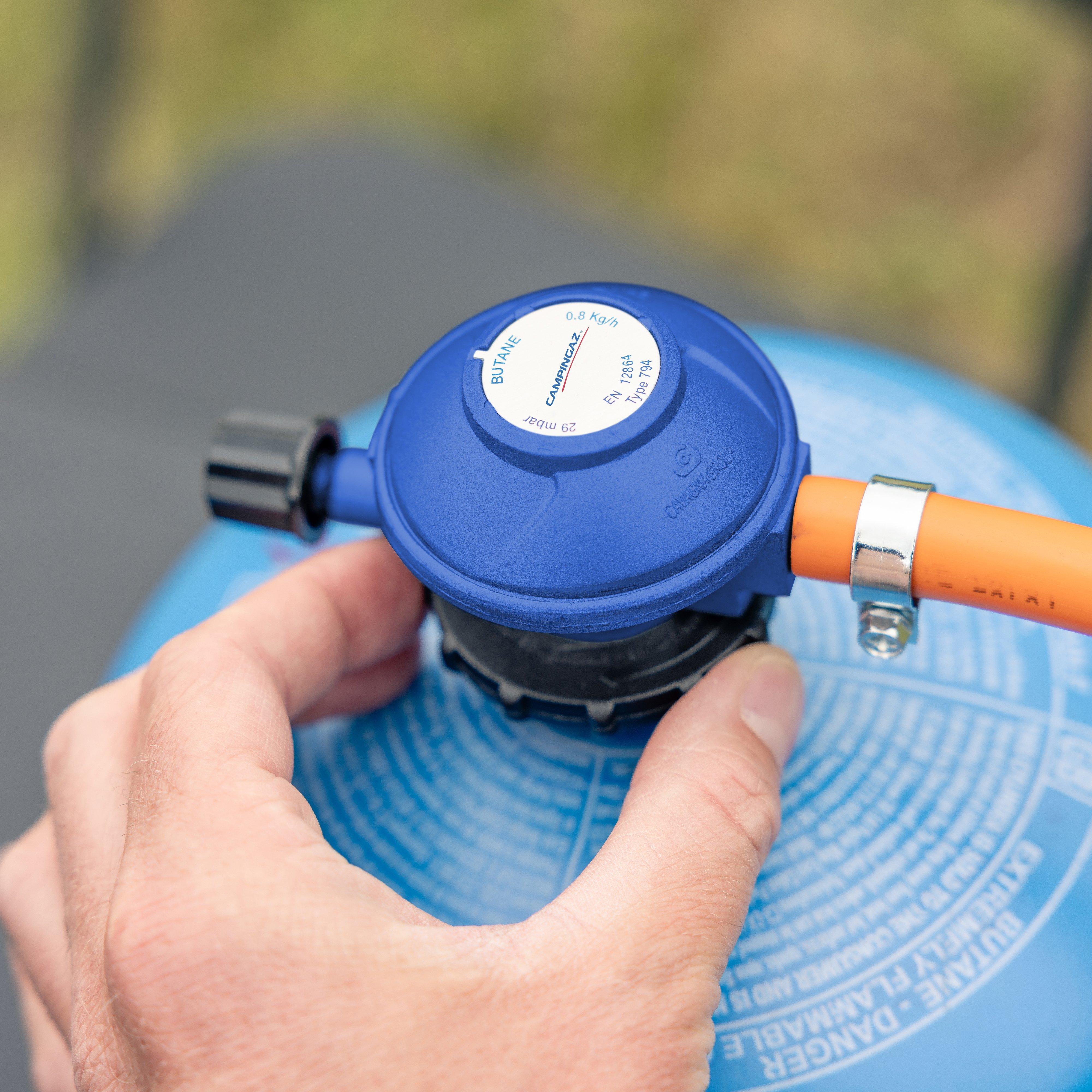 Hose and Regulator Kit with Screw Ring