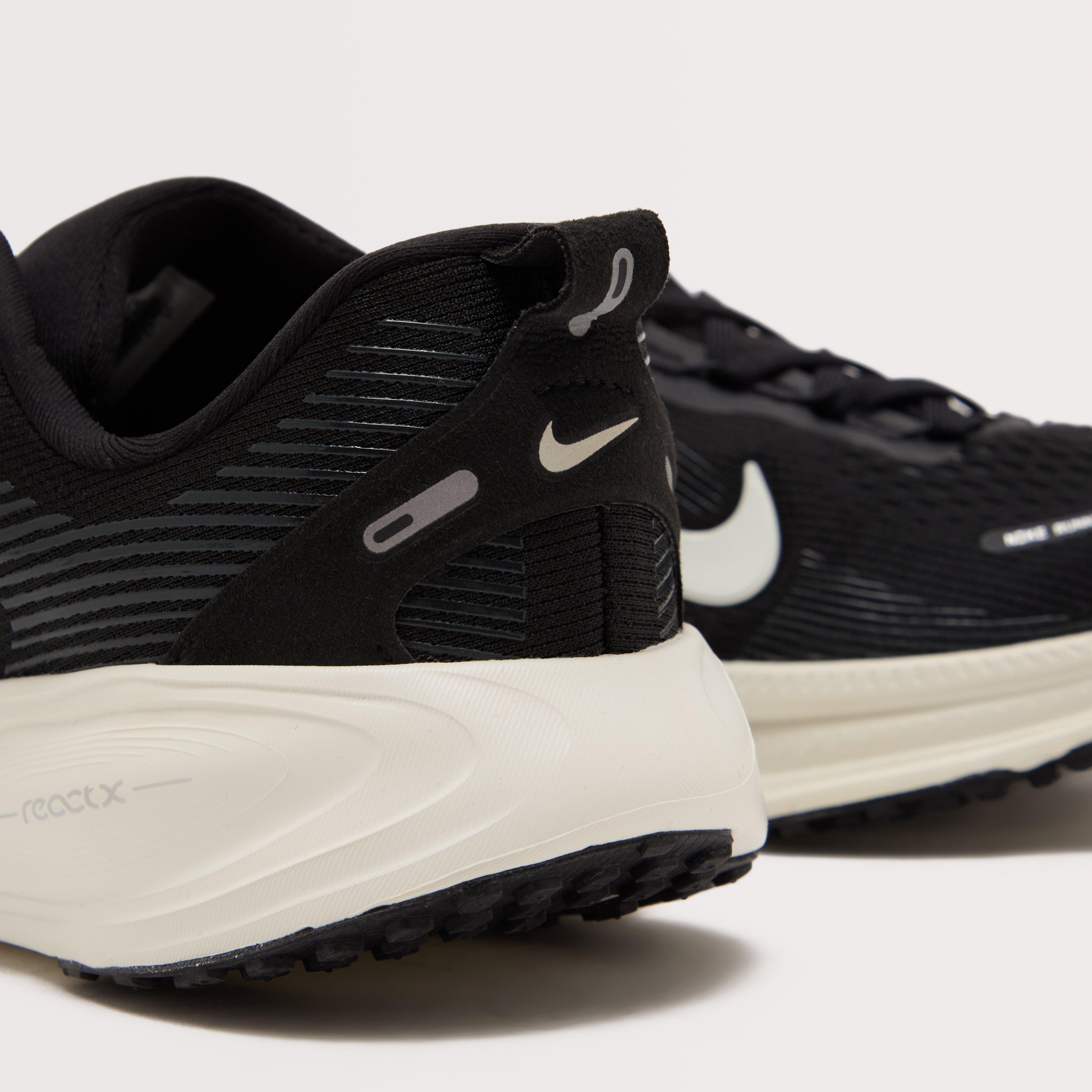 Older Kids’ Vomero 18 Road Running Shoes