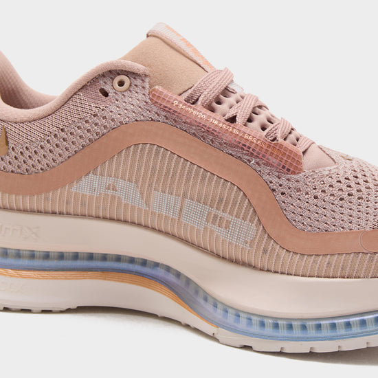 Women’s Pegasus Premium Running Shoe