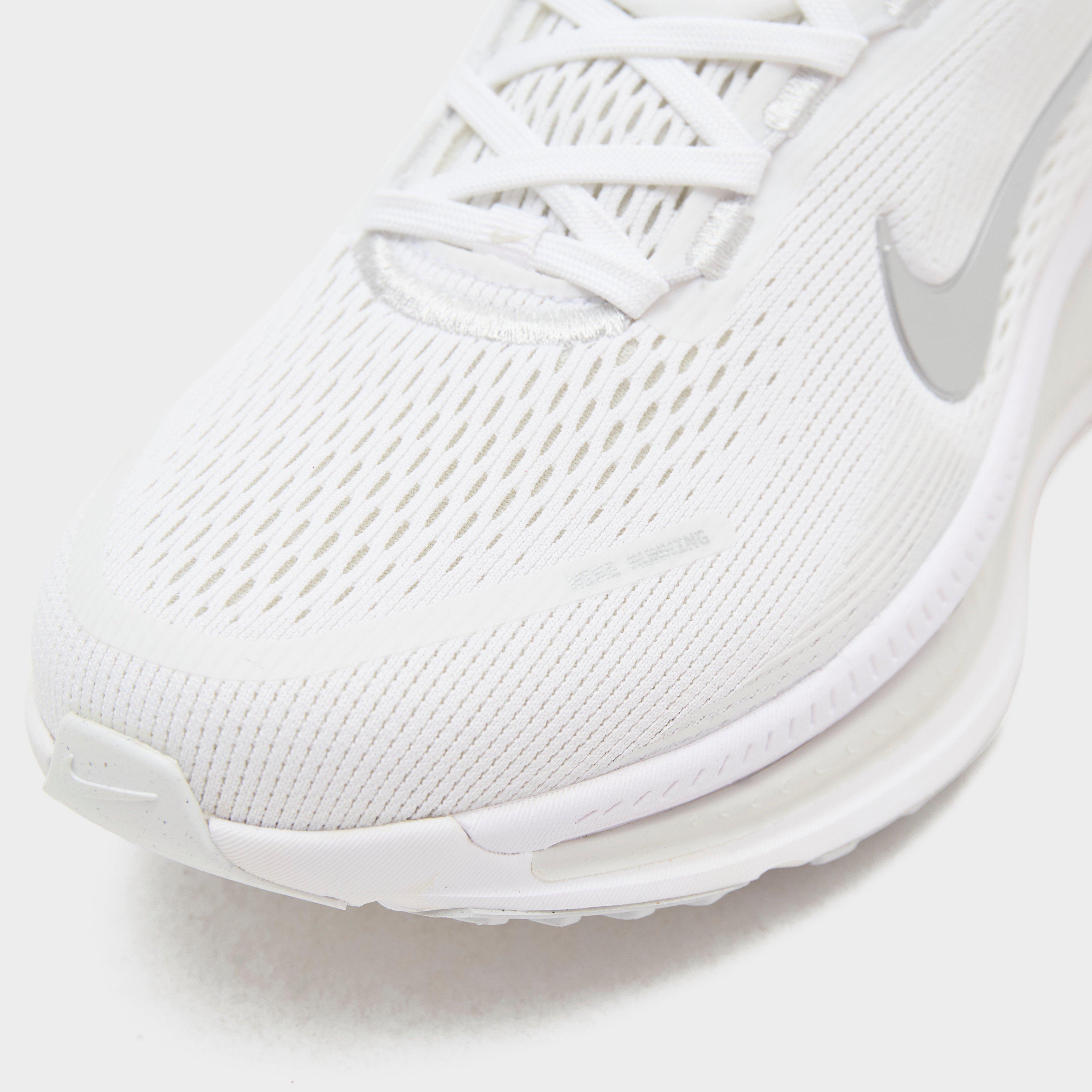 Women’s Vomero 18 Road Running Shoes