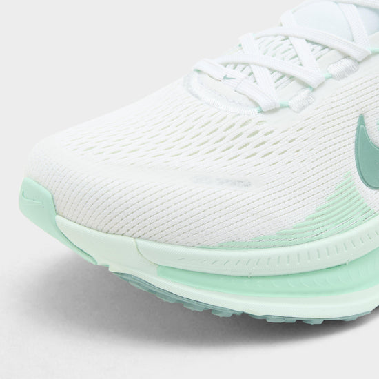 Women’s Vomero 18 Road Running Shoes