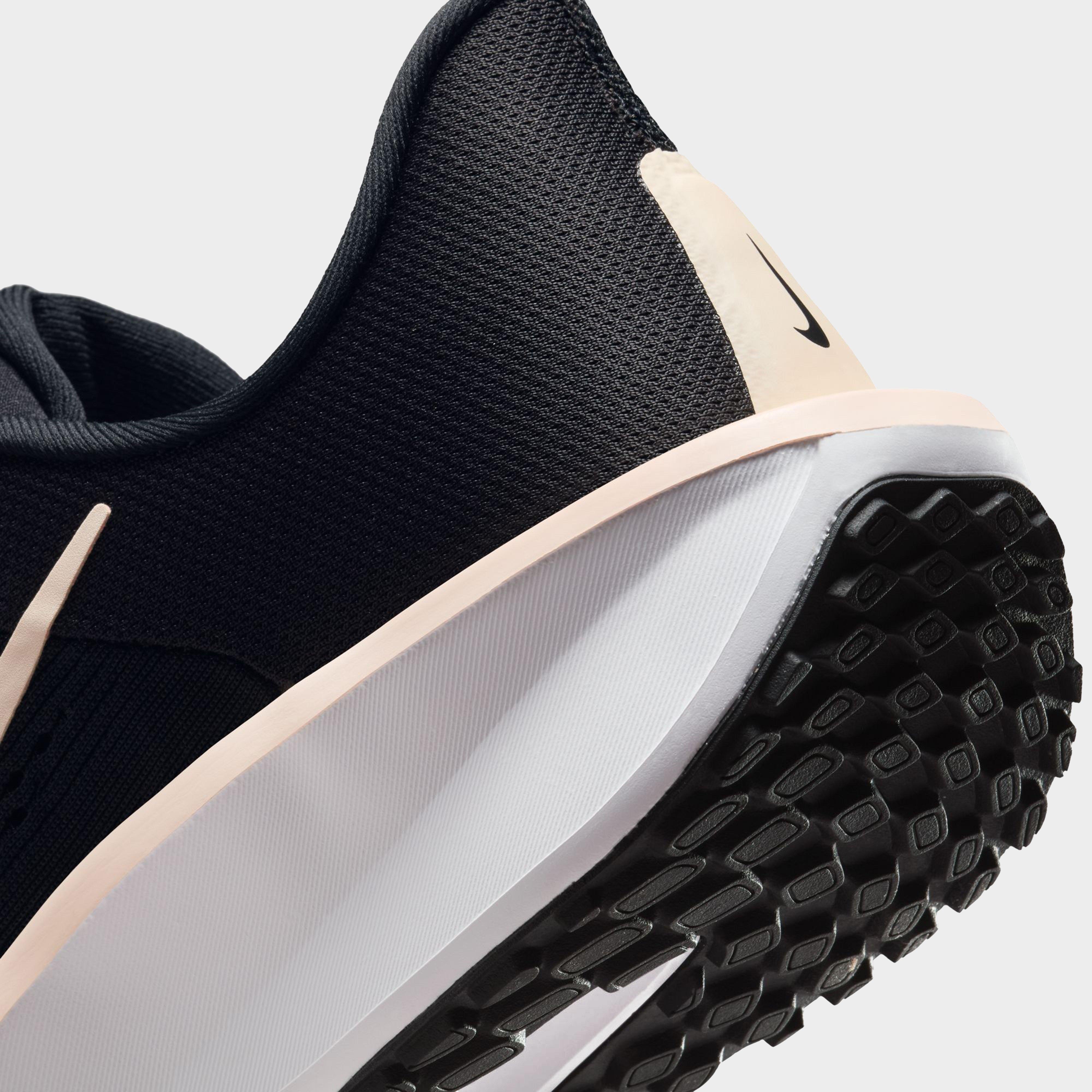 Women’s Quest 6 Road Running Shoe