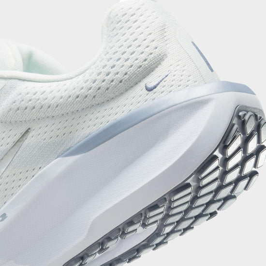 Women’s Winflo 11 Road Running Shoes