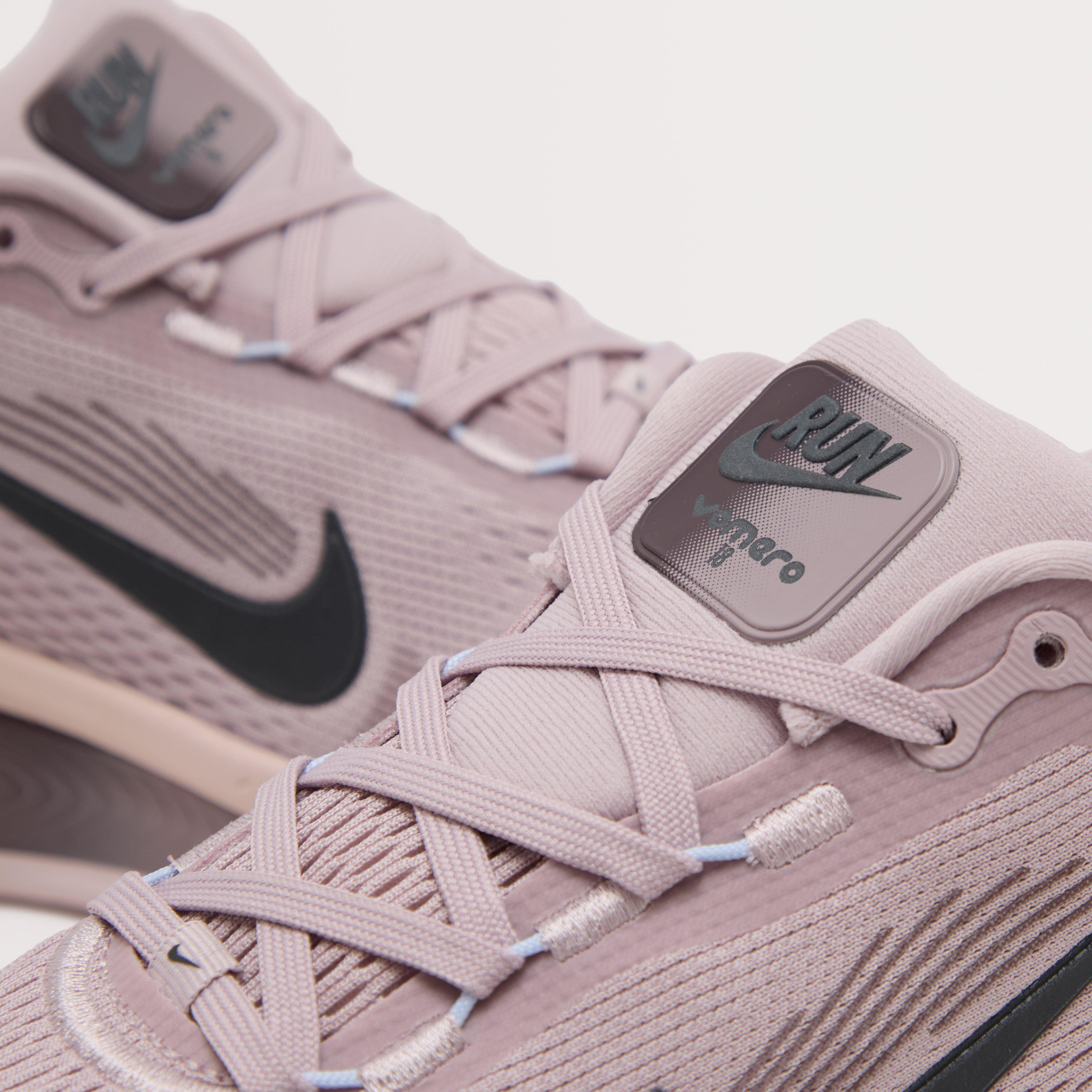 Women’s Vomero 18 Road Running Shoes