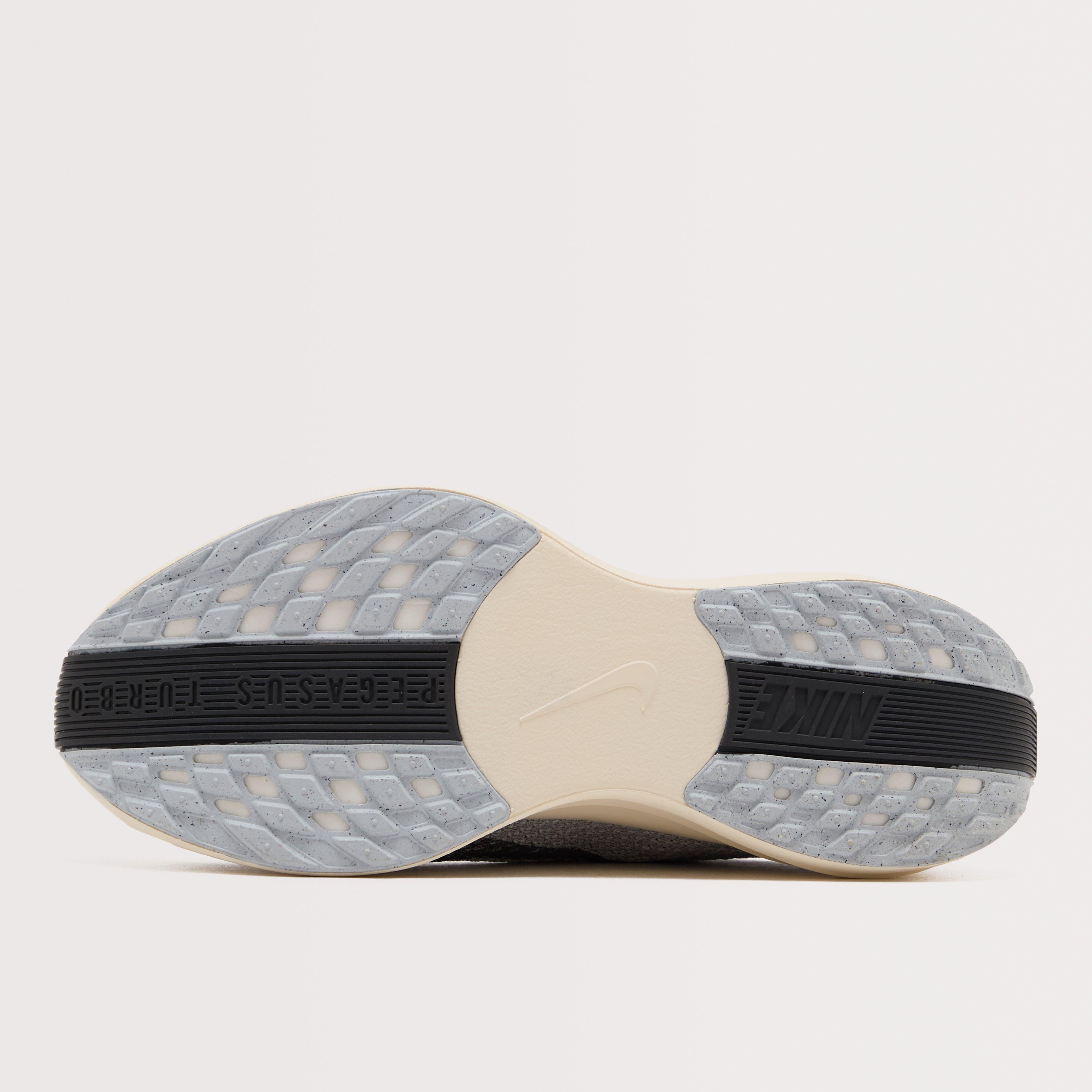 Men’s Pegasus Plus Running Shoe