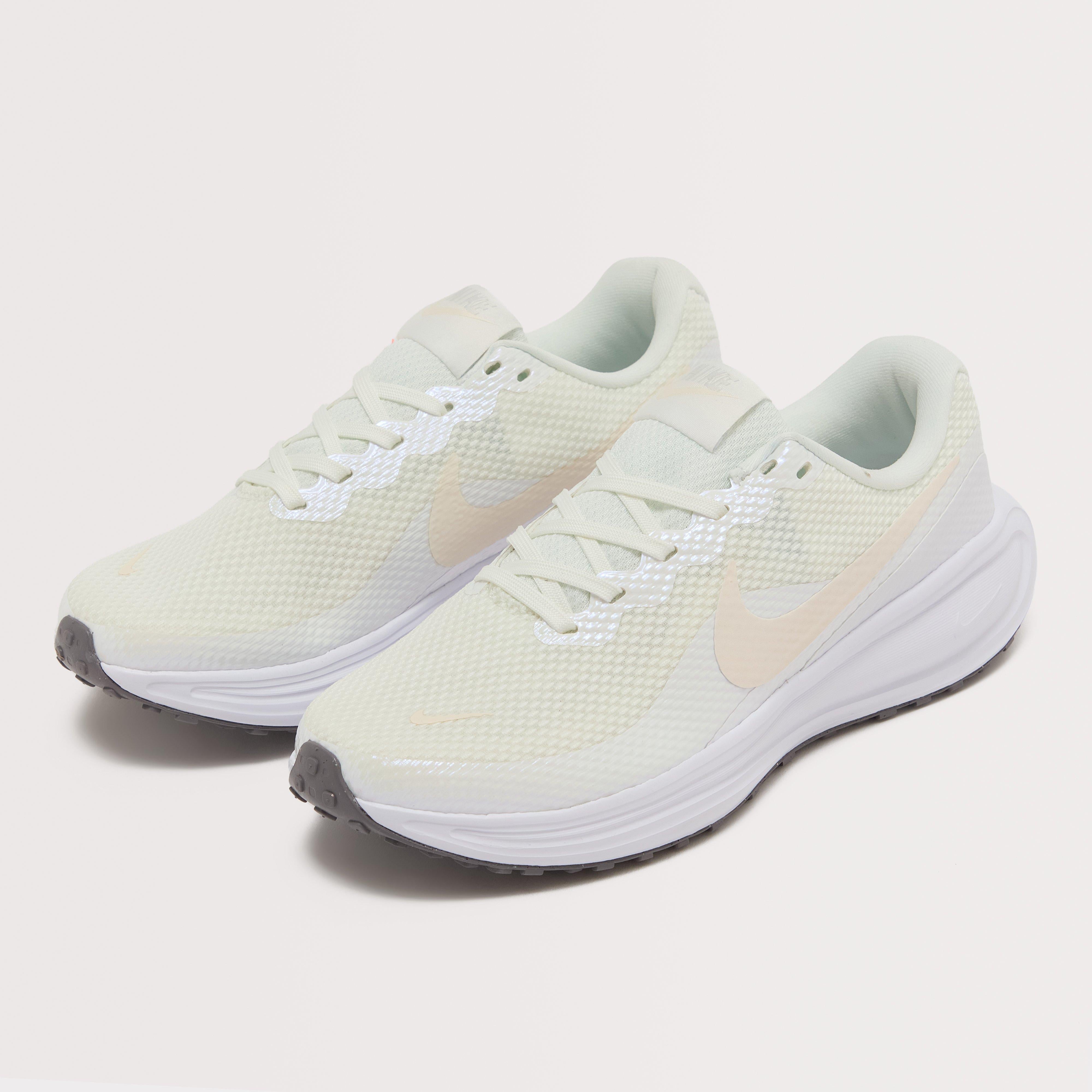 Women's Revolution 8 Road Running Shoes
