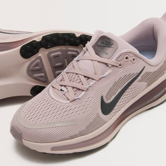 Older Kids’ Vomero 18 Road Running Shoes