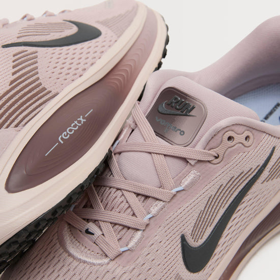 Older Kids’ Vomero 18 Road Running Shoes