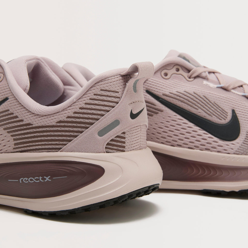 Older Kids’ Vomero 18 Road Running Shoes