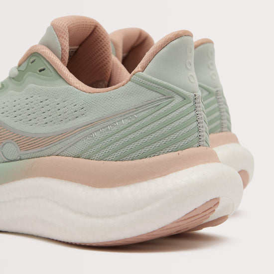 Women’s Triumph 23 Running Shoe