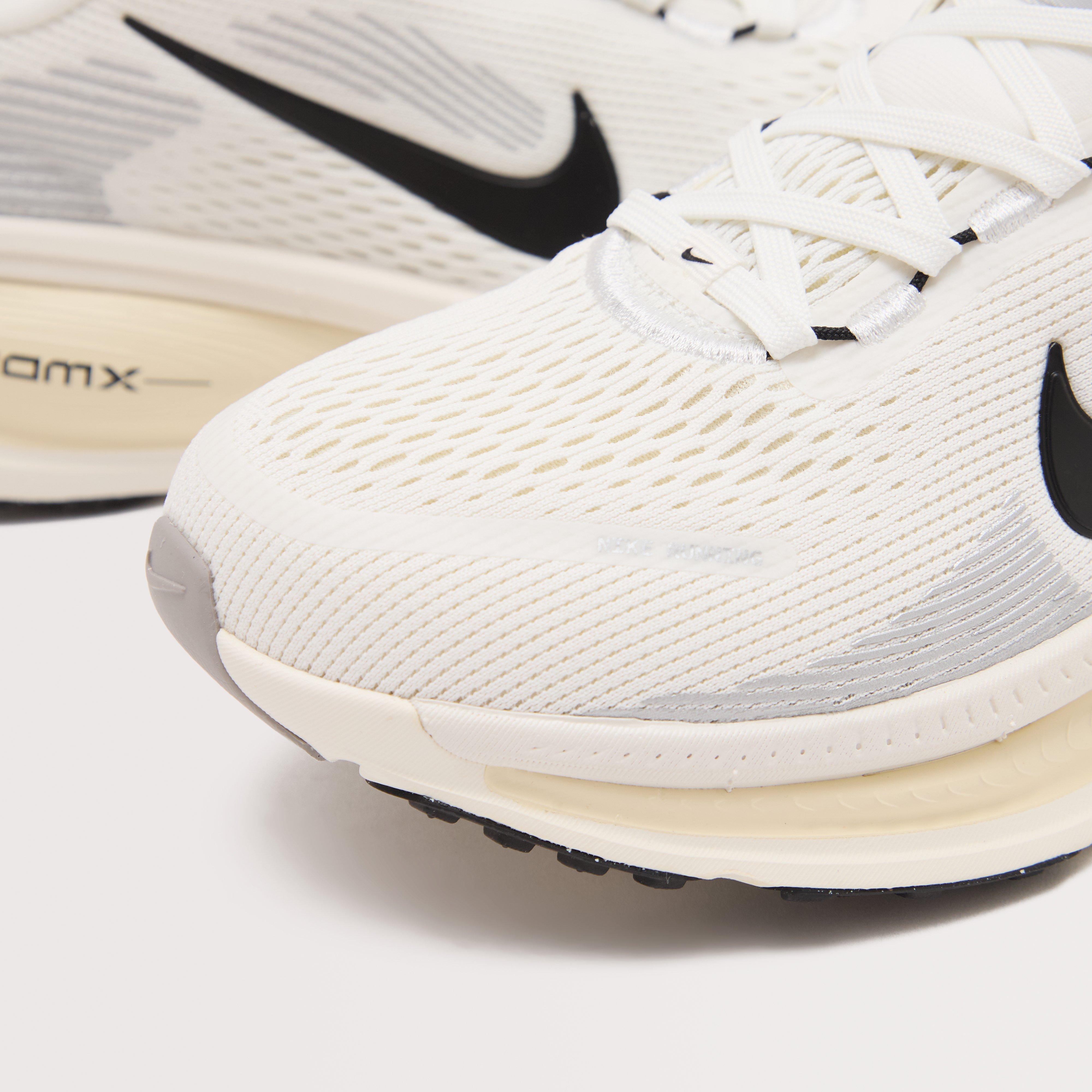 Women’s Vomero 18 Road Running Shoes