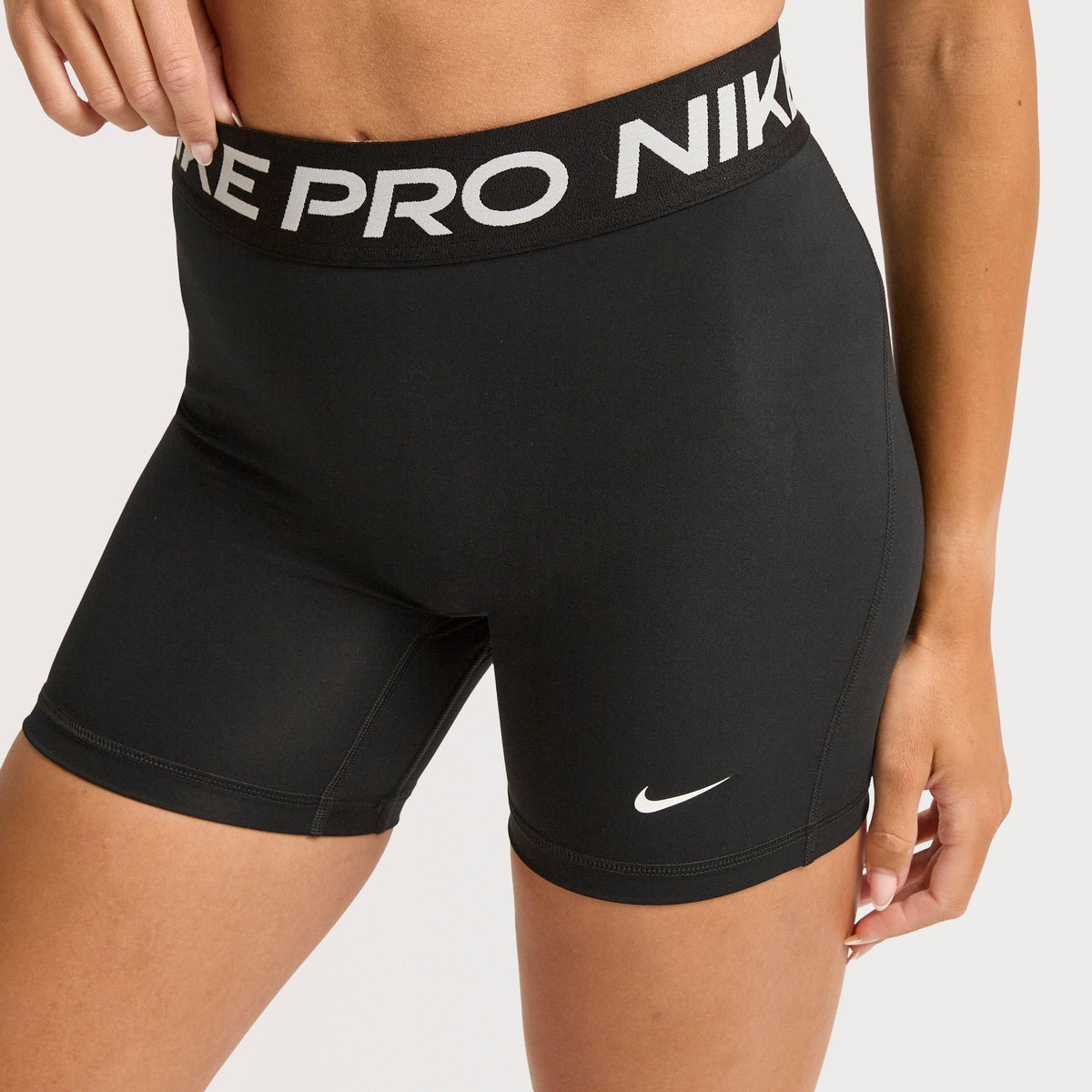 Women’s Pro Mid Rise 5 Inch Shorts