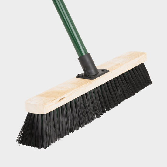 Medium Driveway Broom 18”