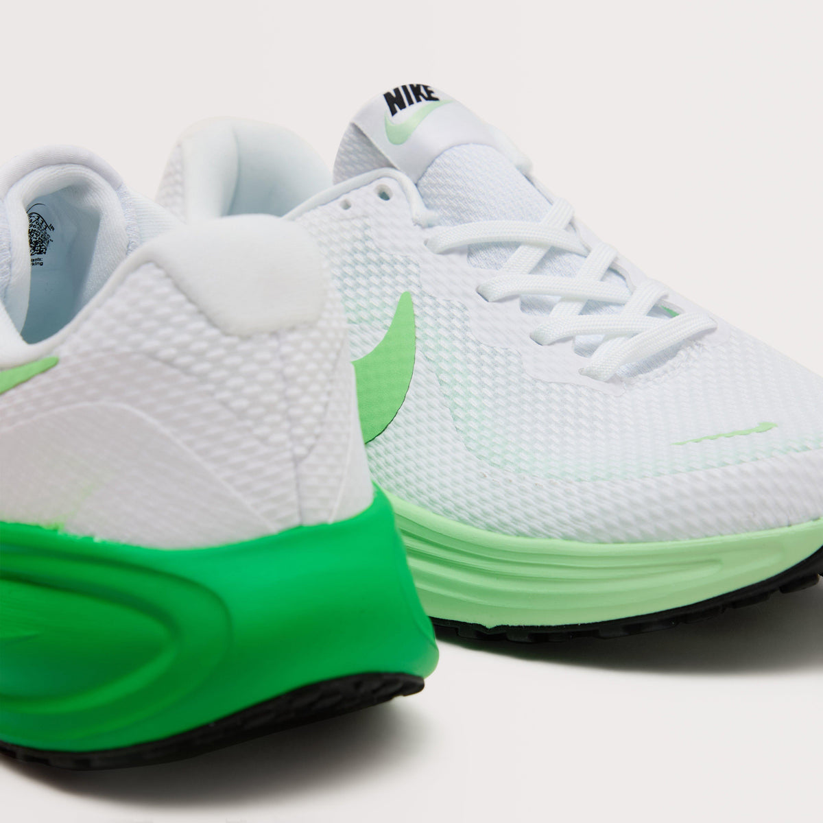 Women’s Revolution 8 Running Shoes