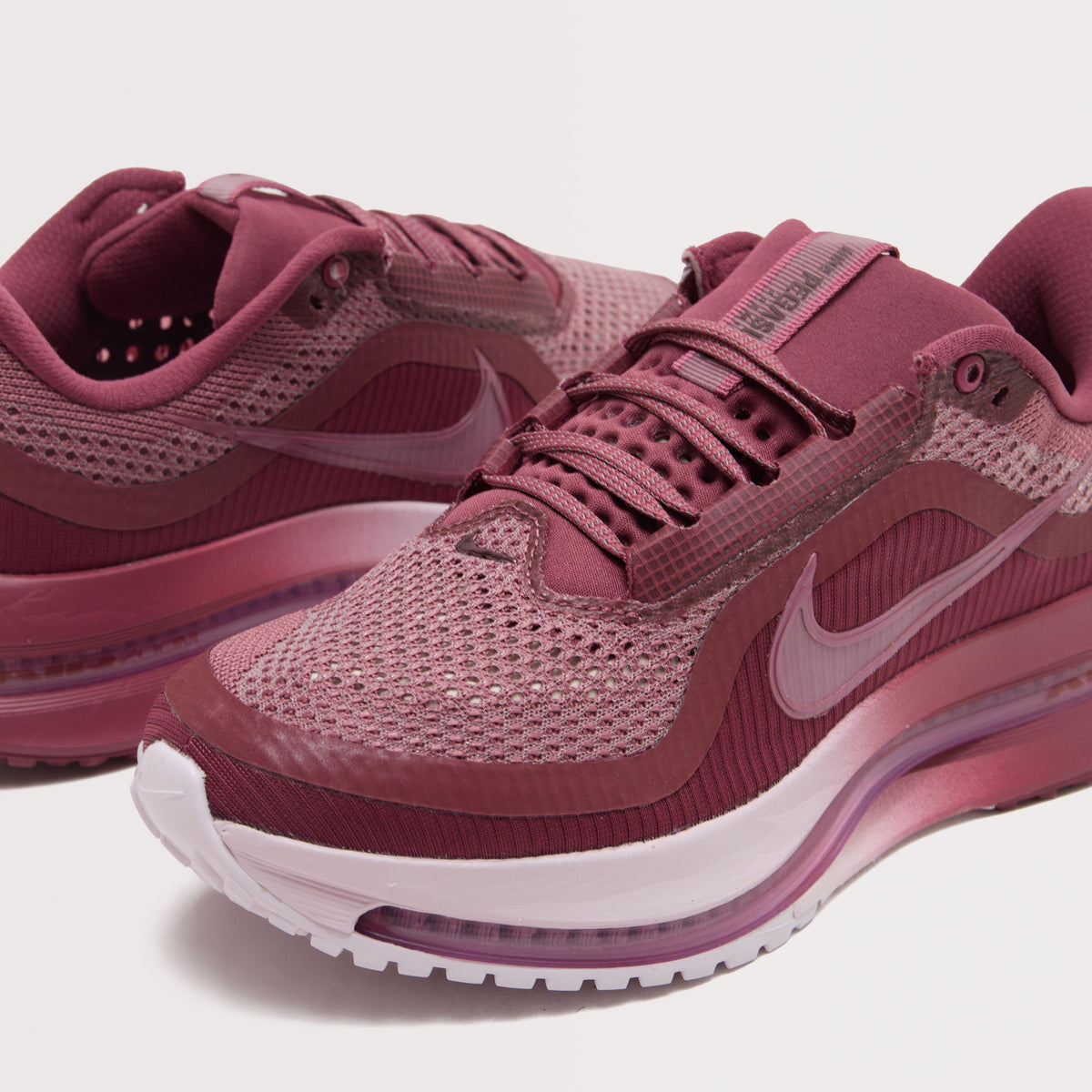 Women’s Pegasus Premium Running Shoes