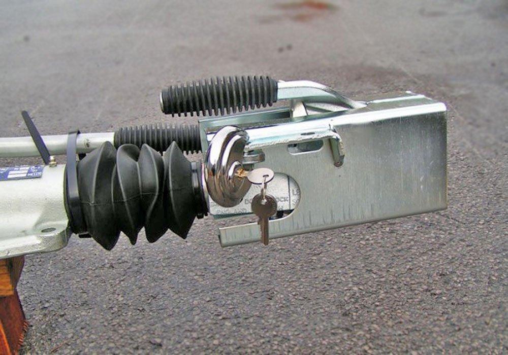 Coupling Safe and Padlock