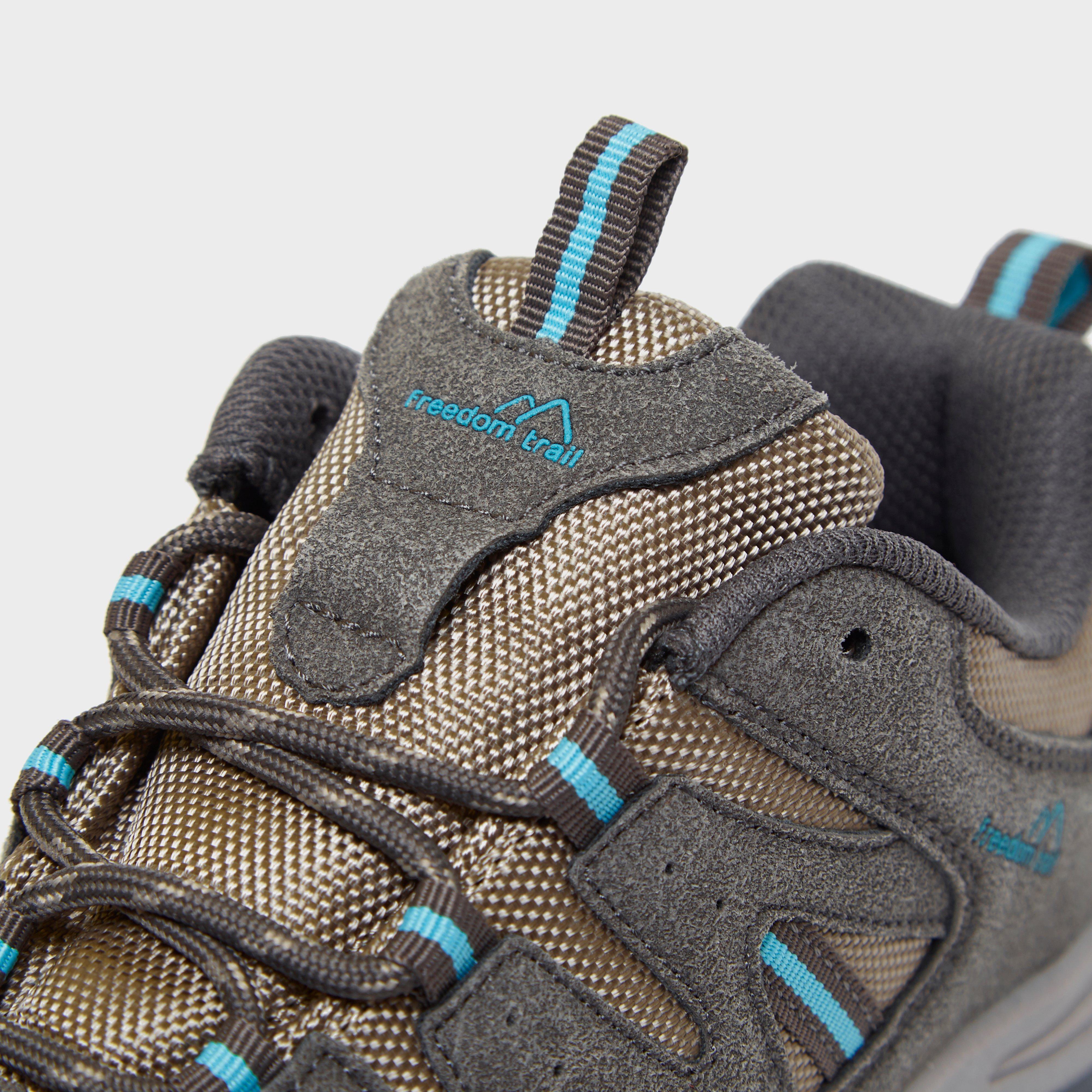 Women's Buxton Walking Shoes