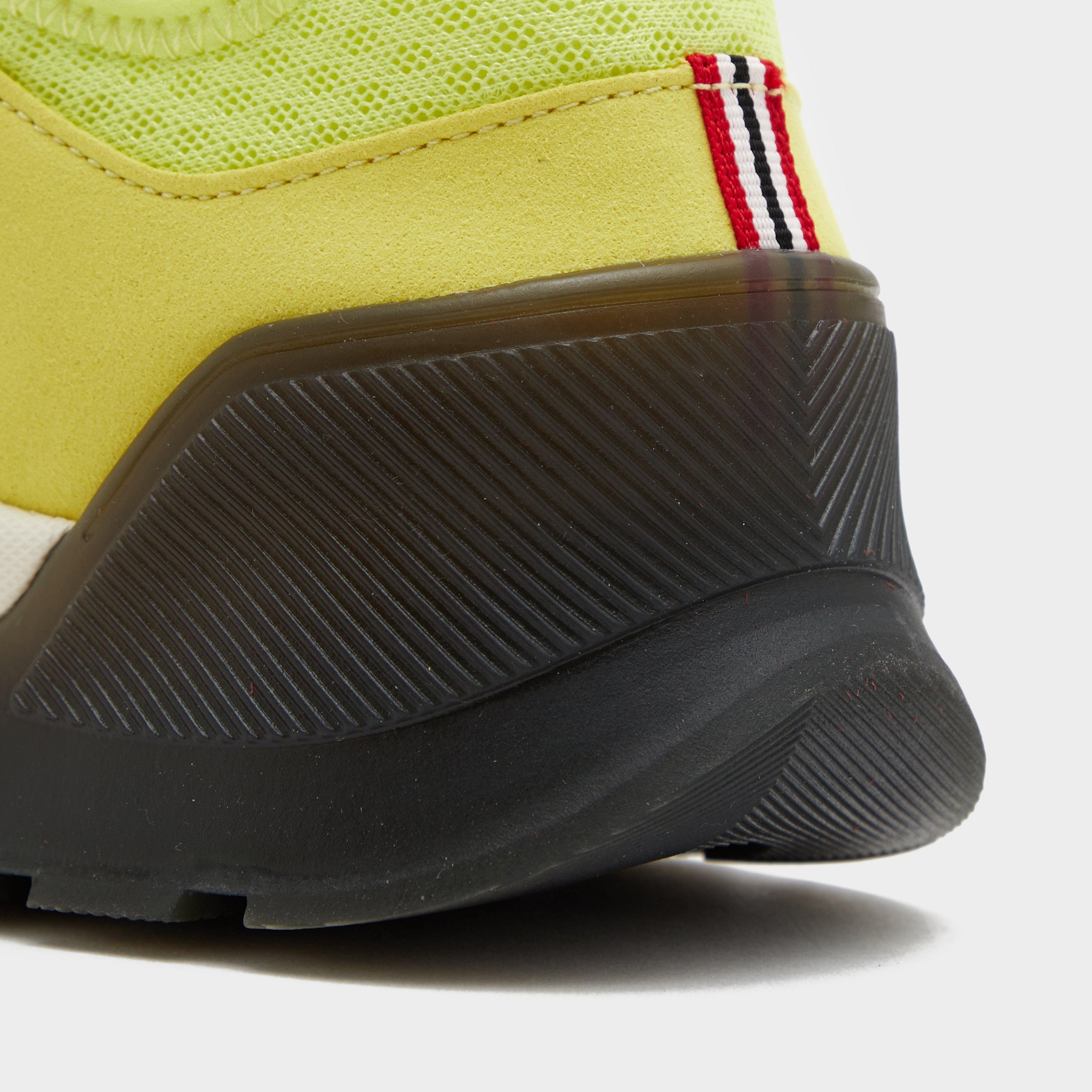 Men’s Travel Trainer