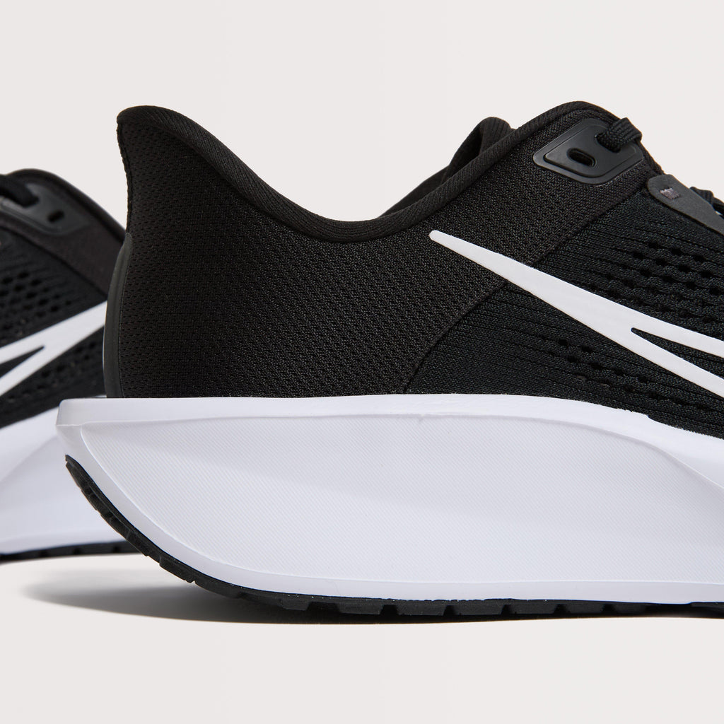 Men’s Quest 6 Road Running Shoe