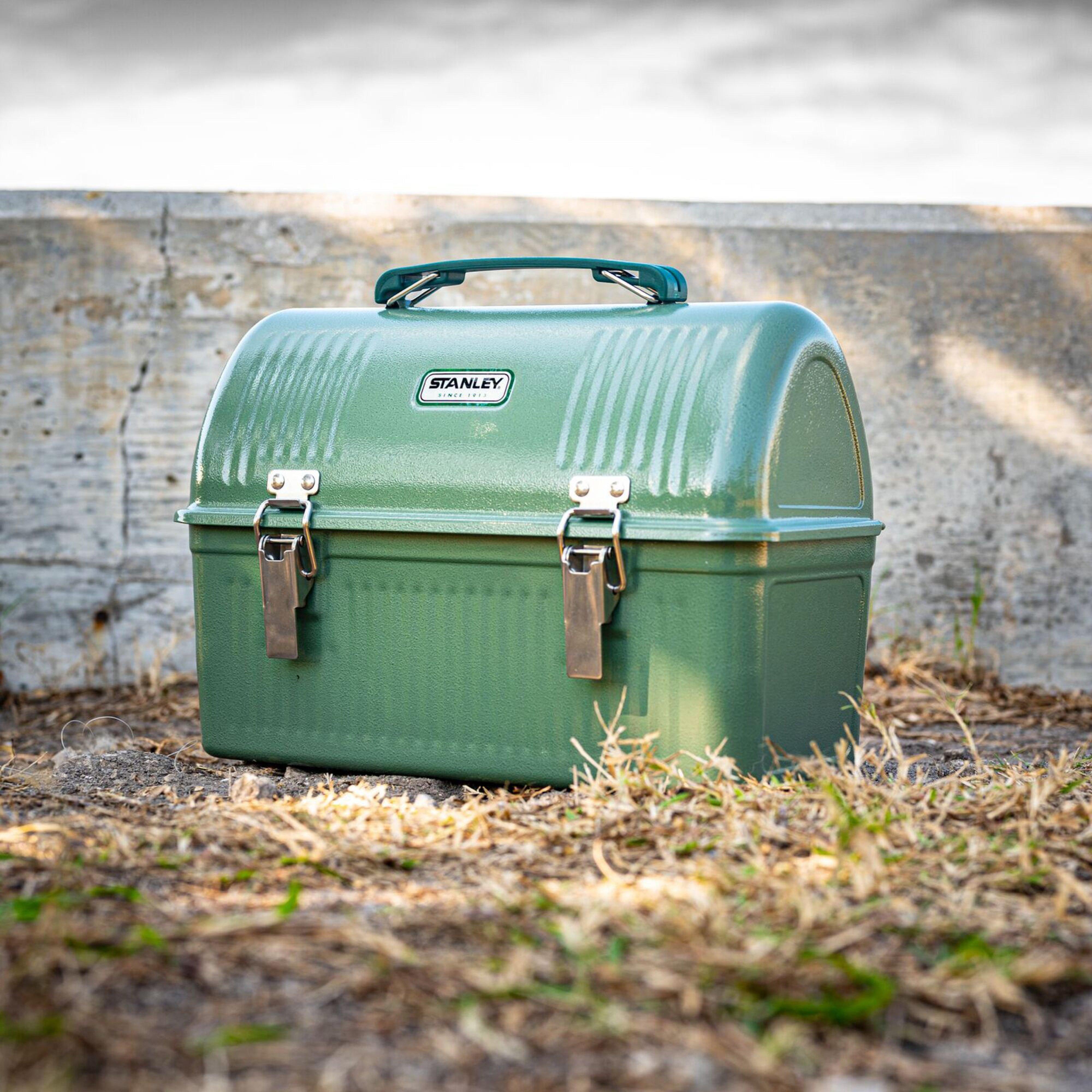 Green Stanley Classic Lunchbox 9.5L – GO Outdoors
