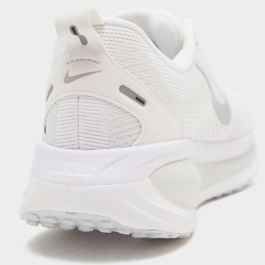 Women’s Vomero 18 Road Running Shoes