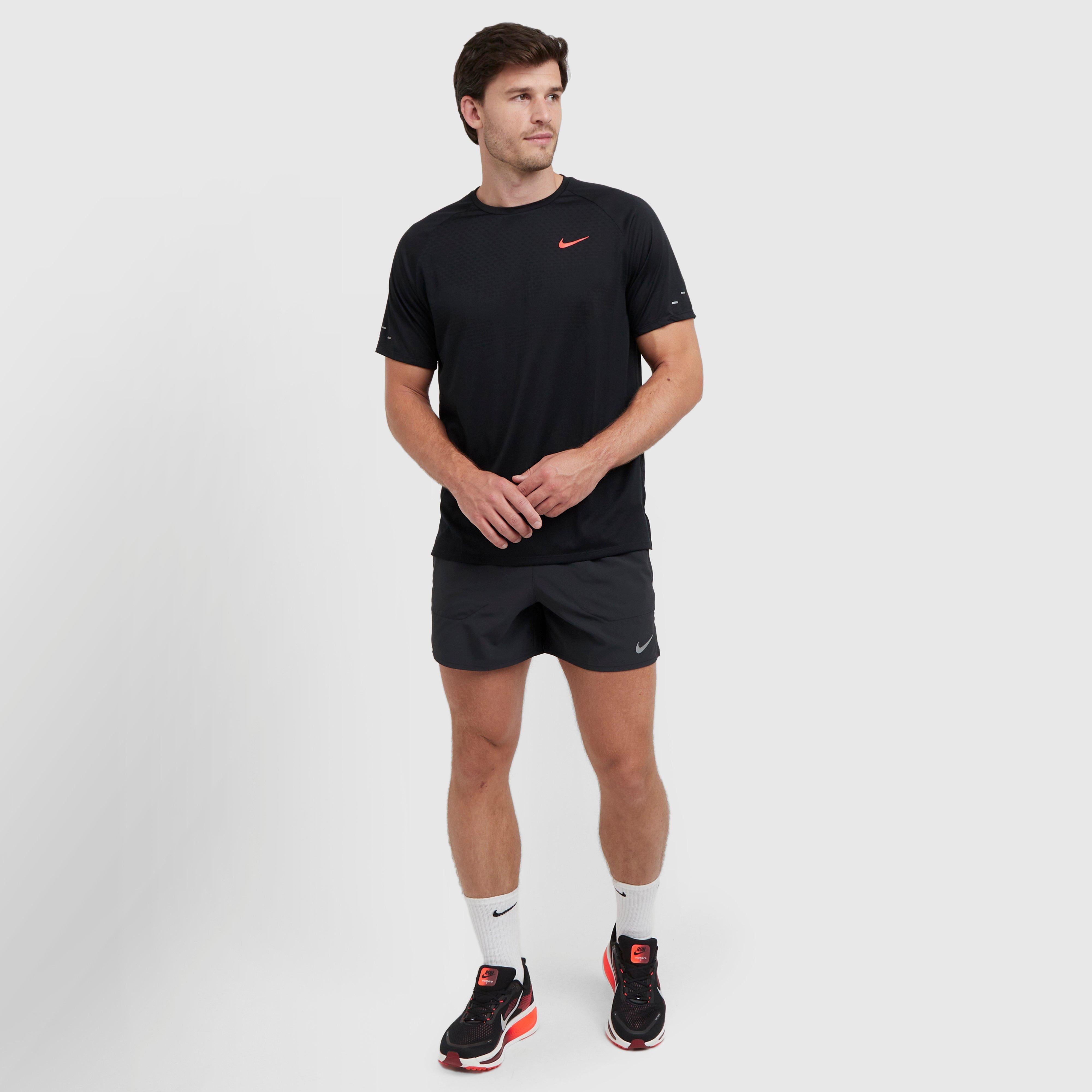 mens nike t shirts and shorts