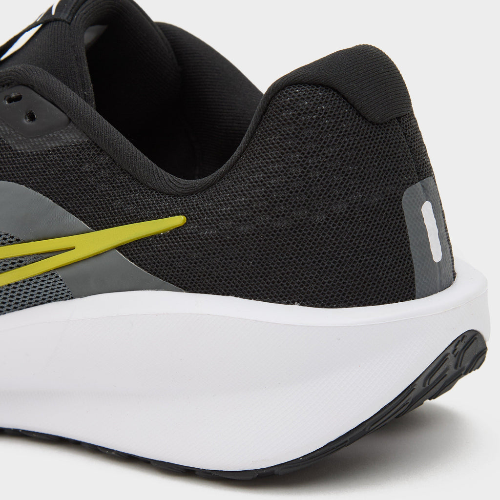 Men’s Downshifter 13 Road Running Shoes