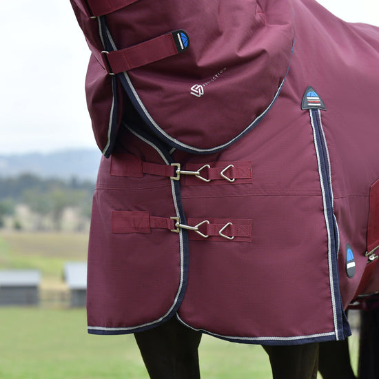 ComFiTec Essential Detach-A-Neck 220g Turnout Rug