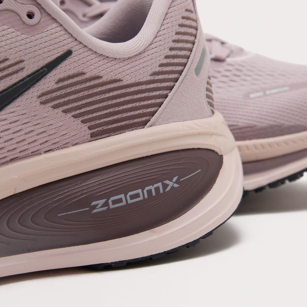 Women’s Vomero 18 Road Running Shoes