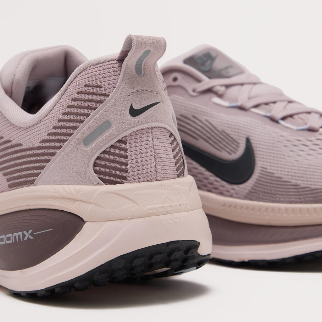 Women’s Vomero 18 Road Running Shoes