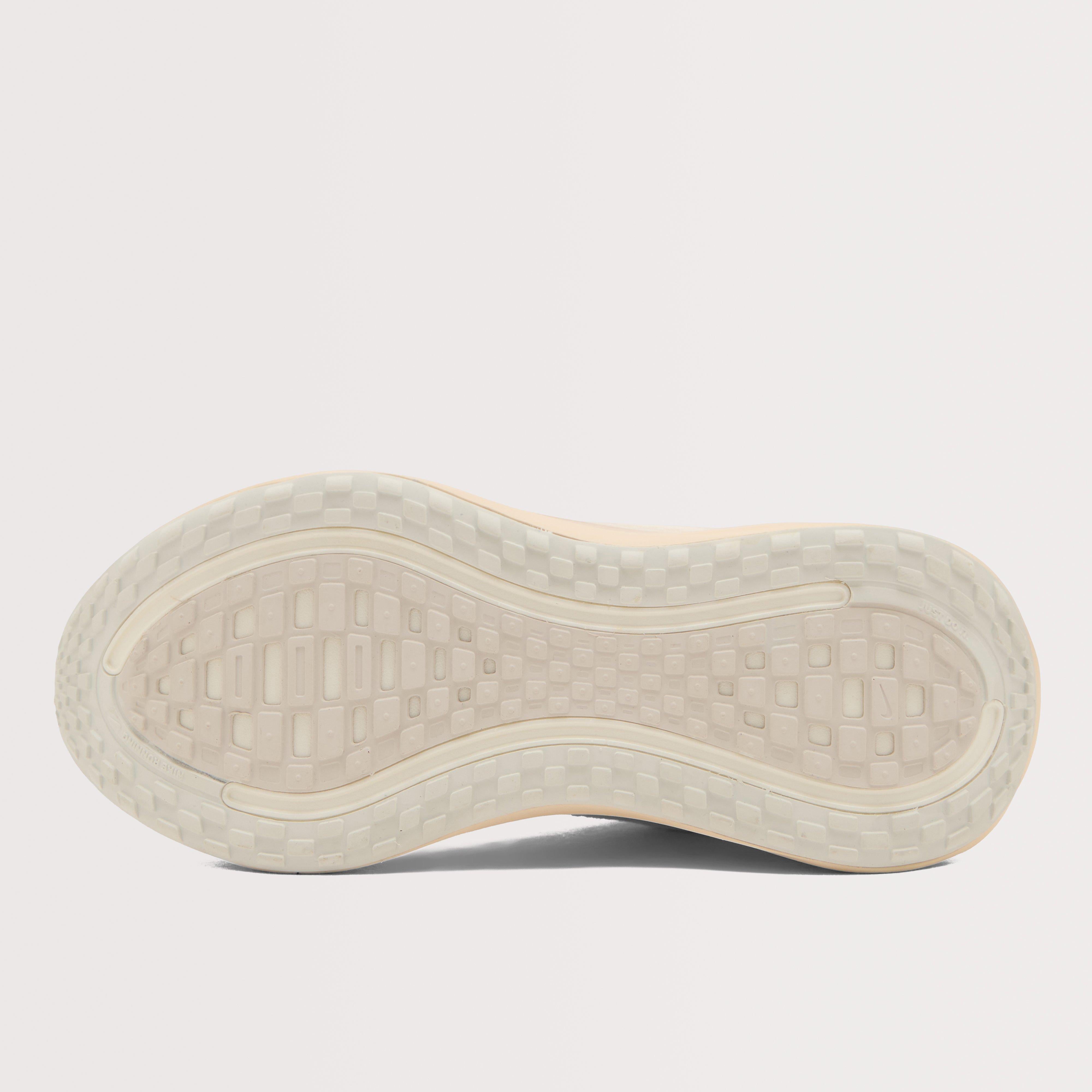 Womens Vomero Plus Running Shoes