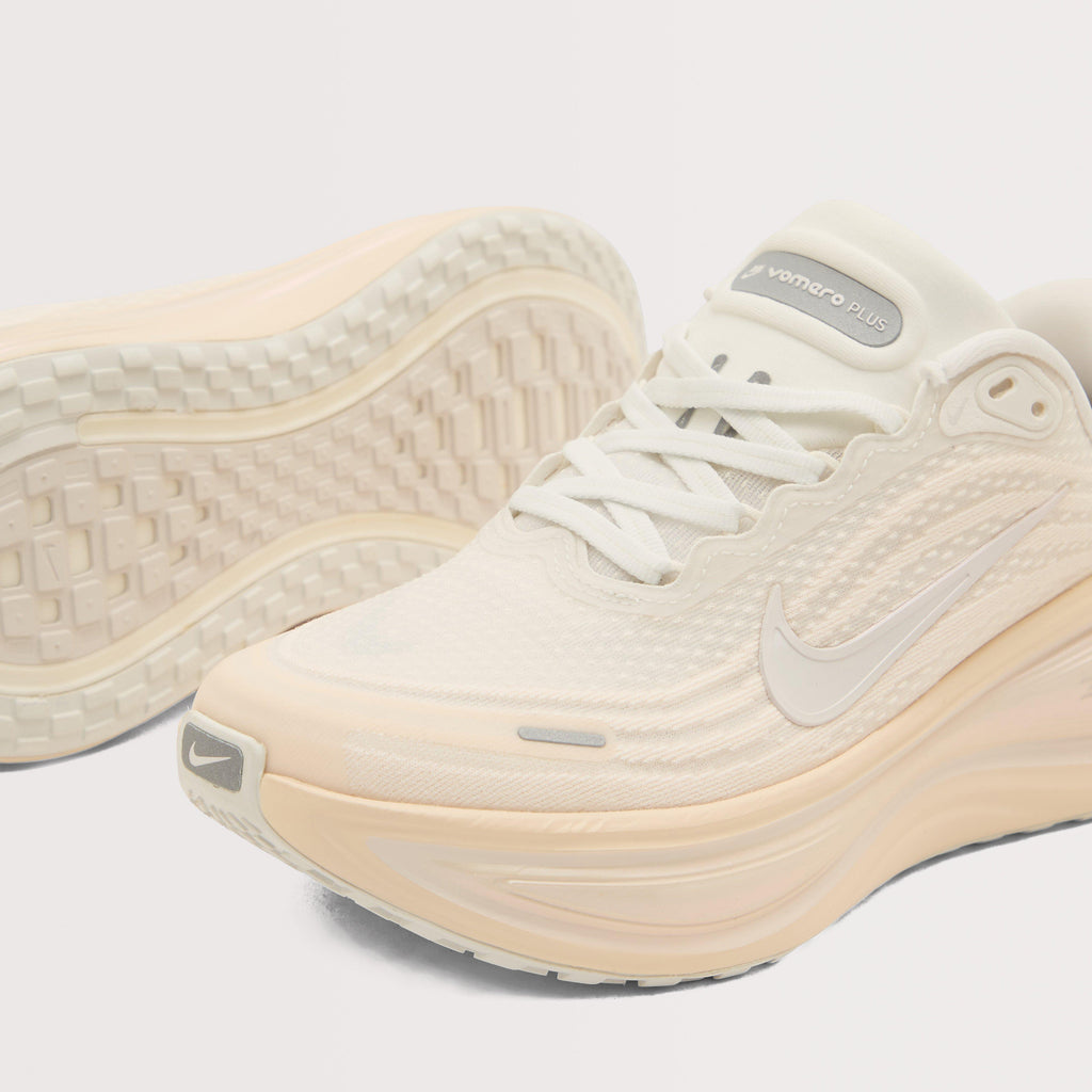 Womens Vomero Plus Running Shoes