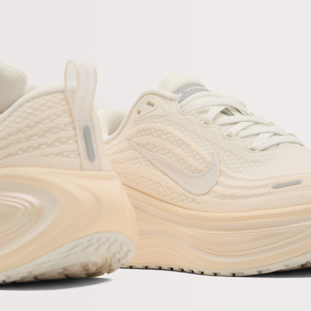 Womens Vomero Plus Running Shoes