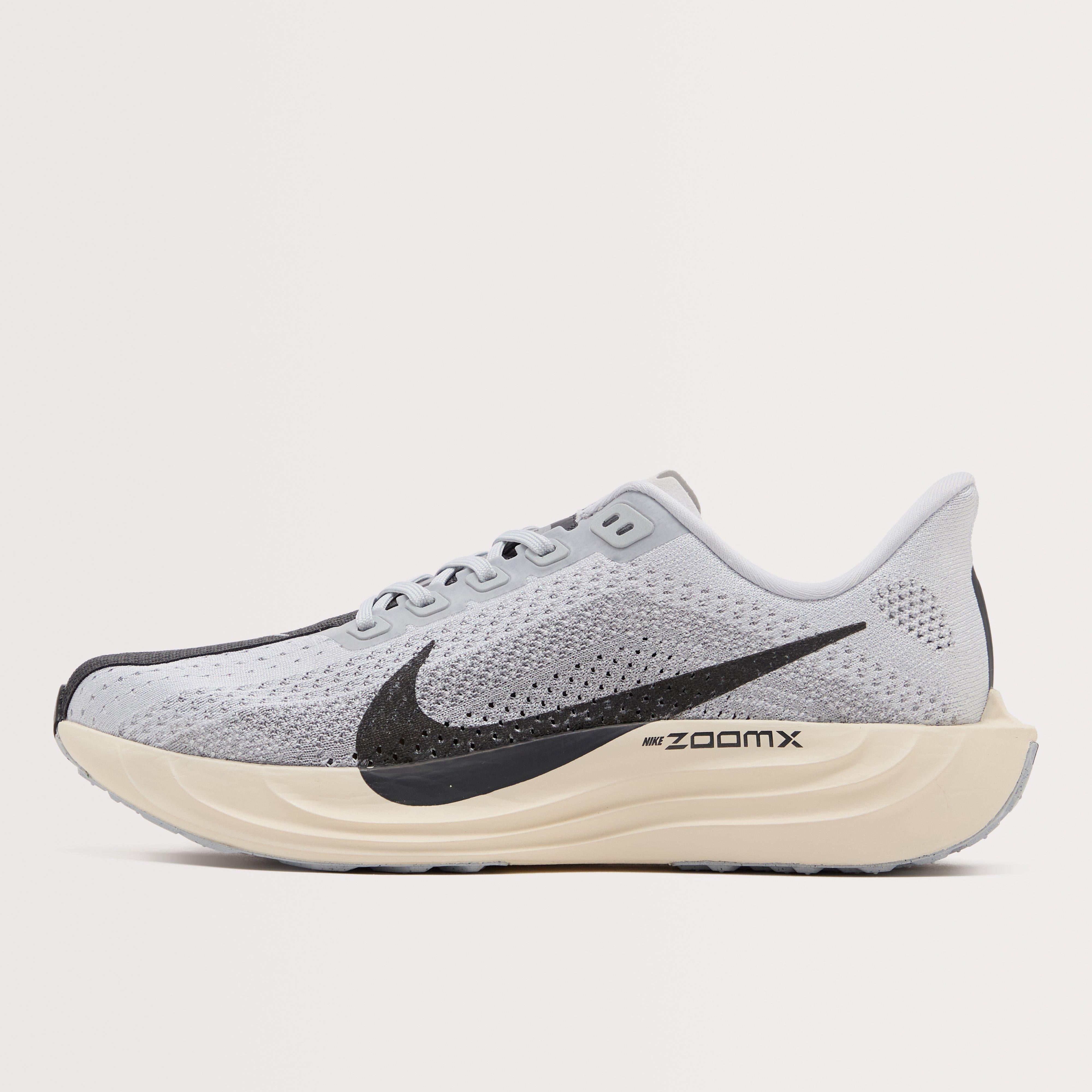 Men’s Pegasus Plus Running Shoe