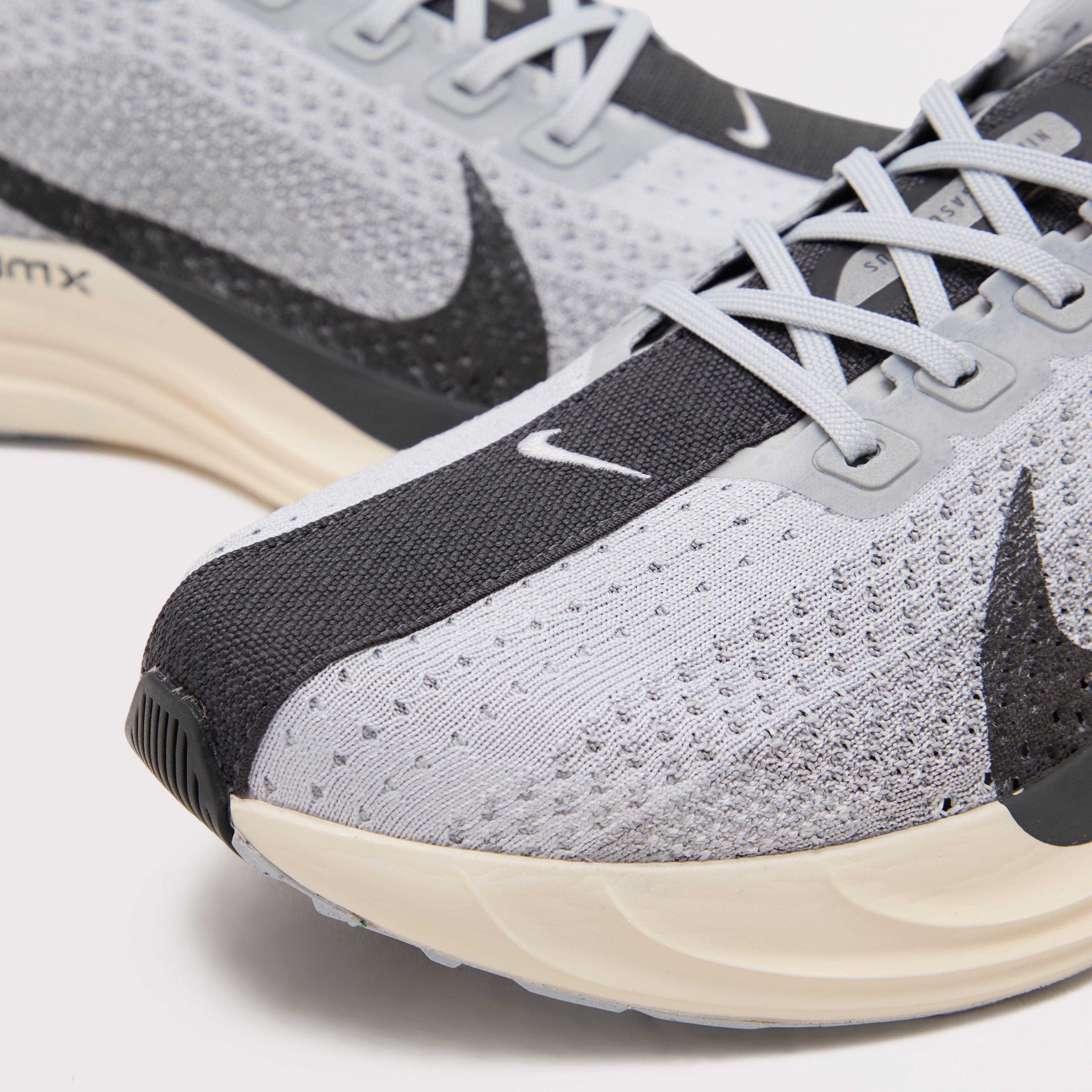 Men’s Pegasus Plus Running Shoe