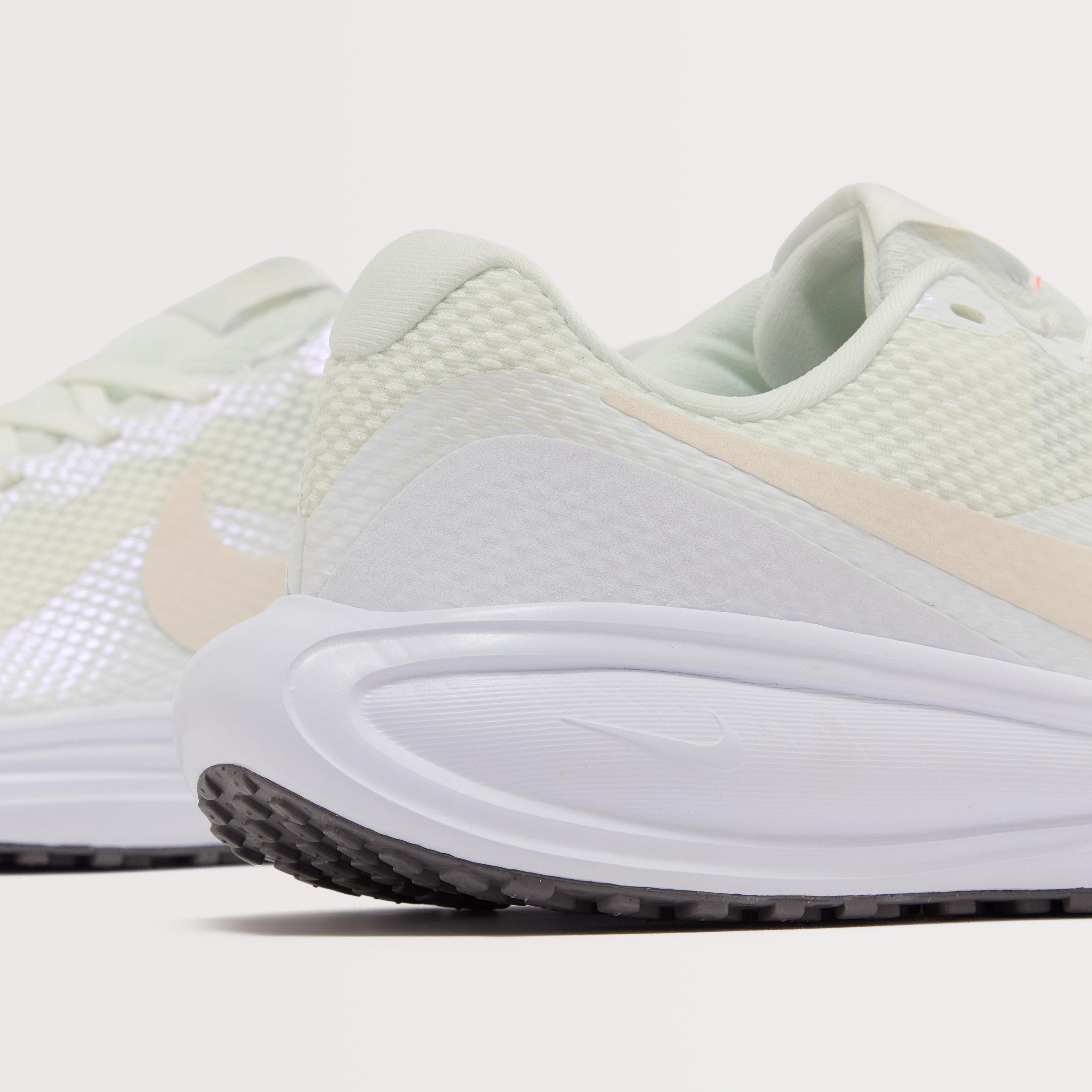 Women's Revolution 8 Road Running Shoes