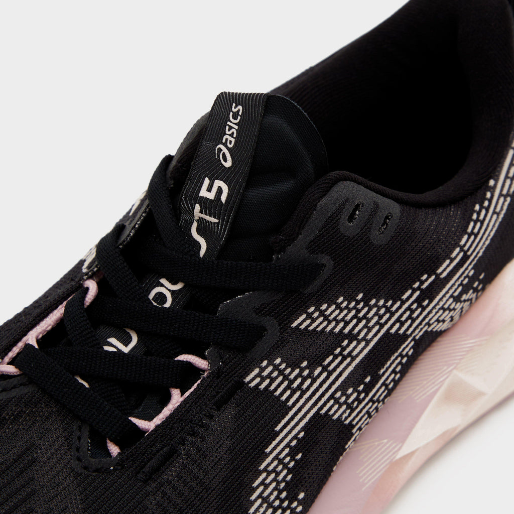 Women’s Novablast™ 5 Running Shoes