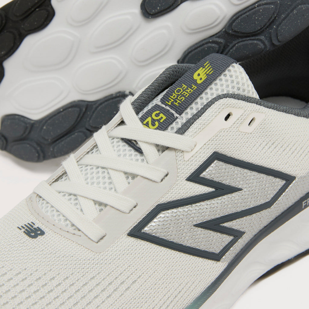 Women's Fresh Foam 520 V9 Running Shoes