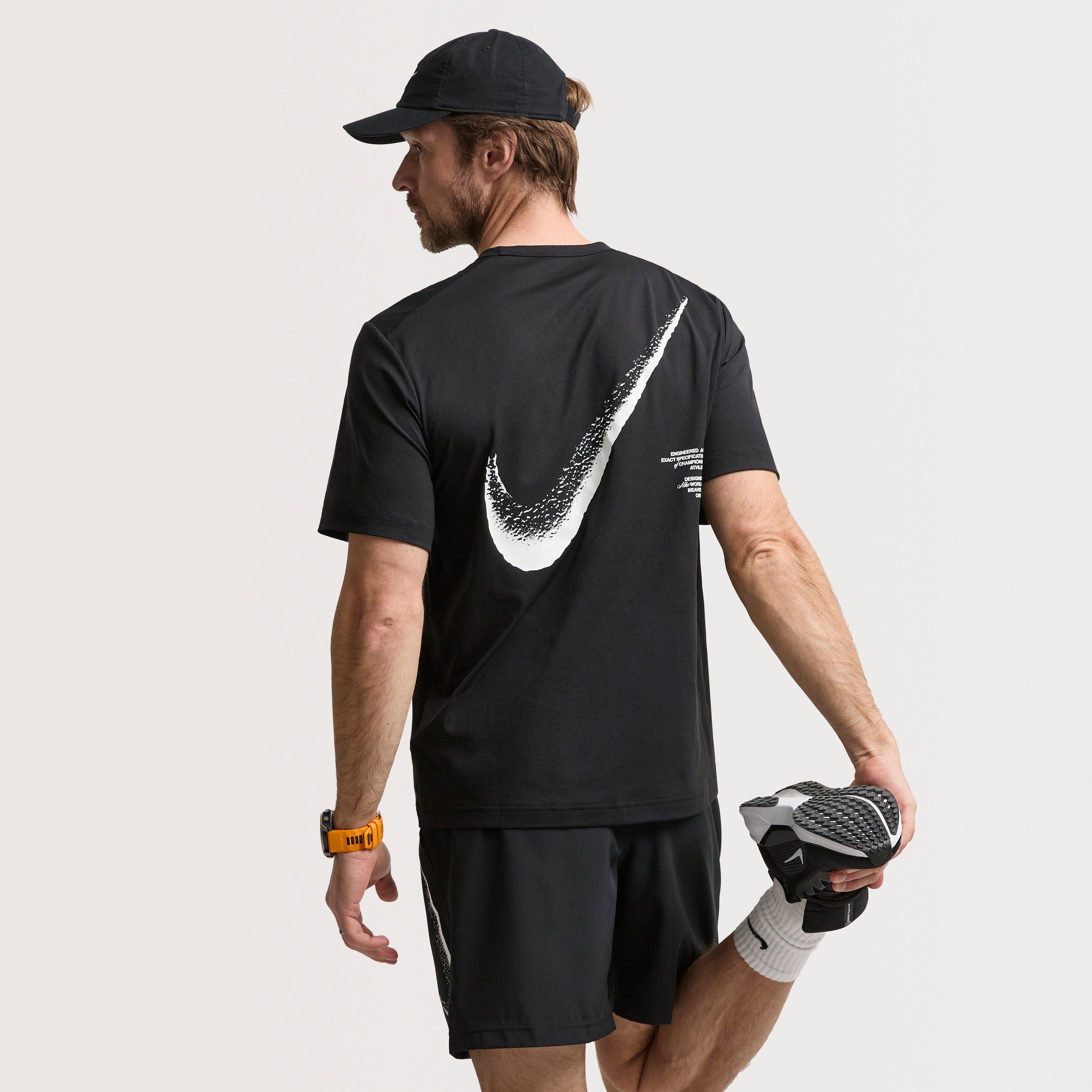 Men's Dri-FIT Hyverse Graphic T-Shirt