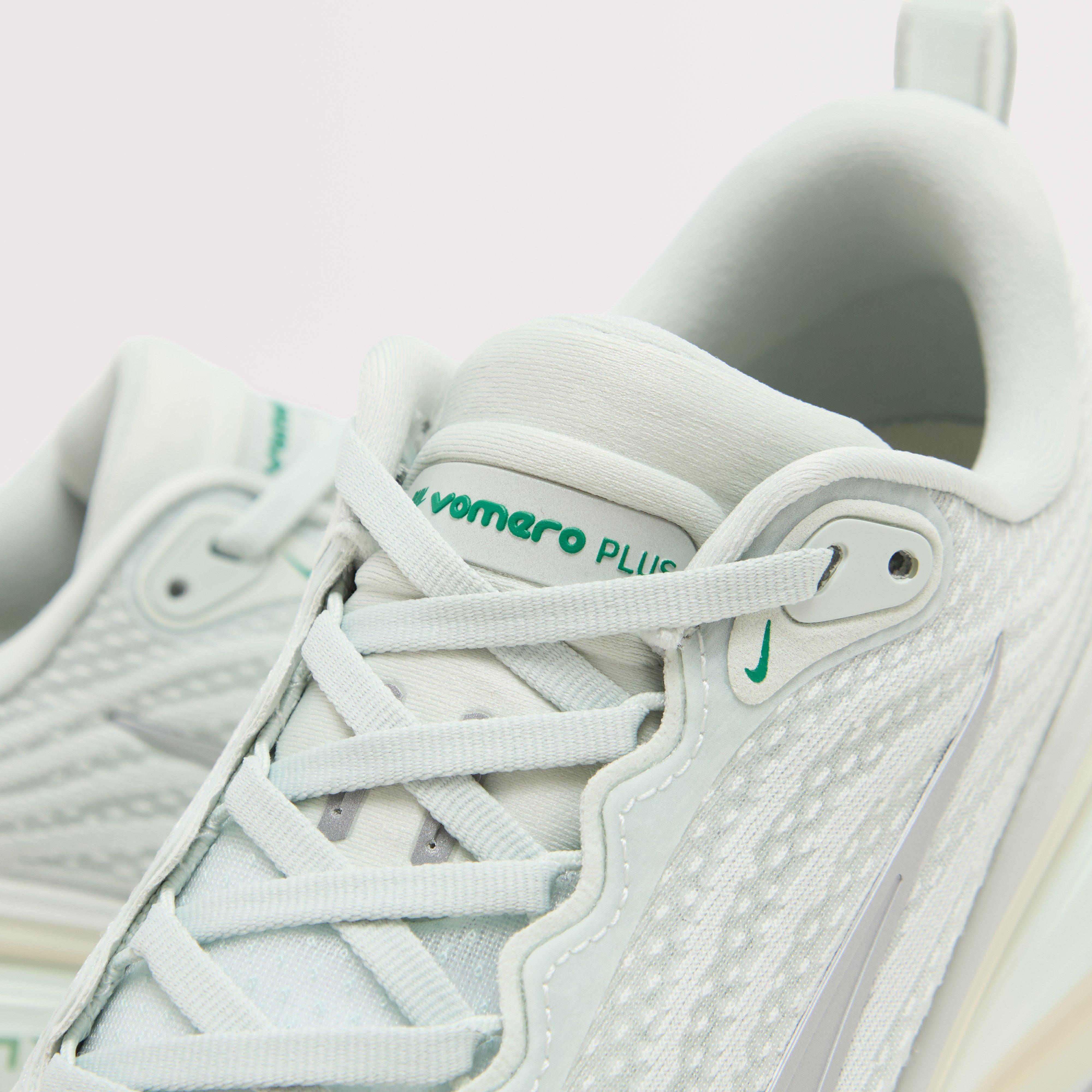 Women’s Vomero Plus Road Running Shoe