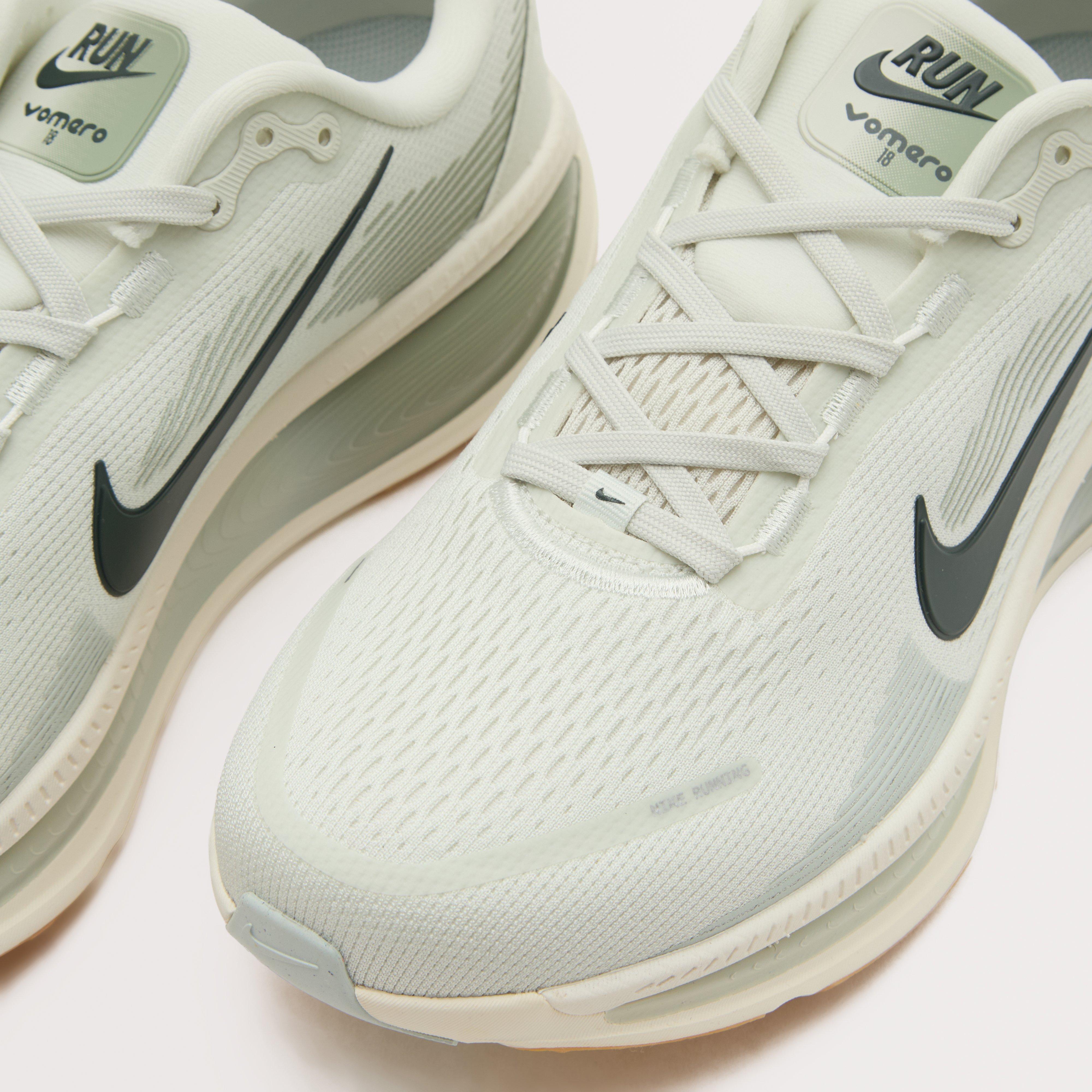 Men’s Vomero 18 Road Running Shoes