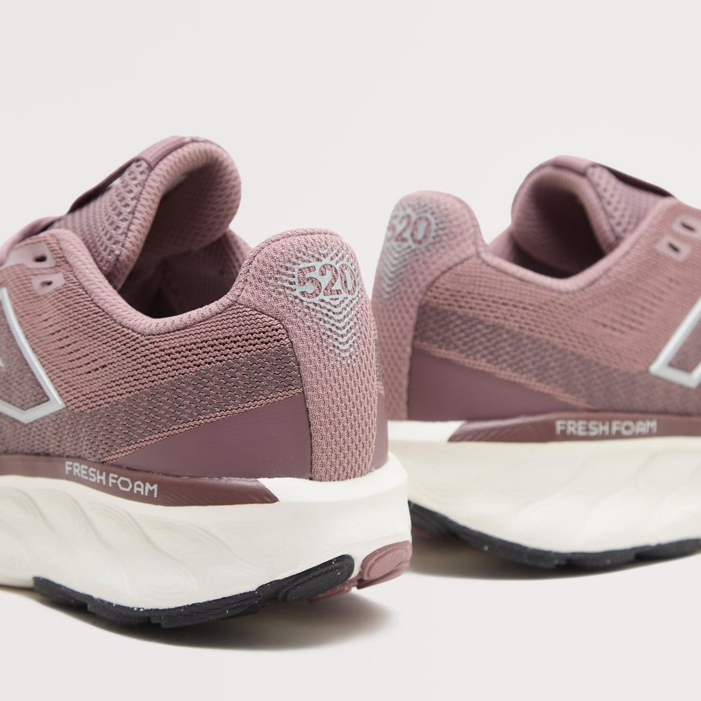 Women’s 520 v9 Running Shoes