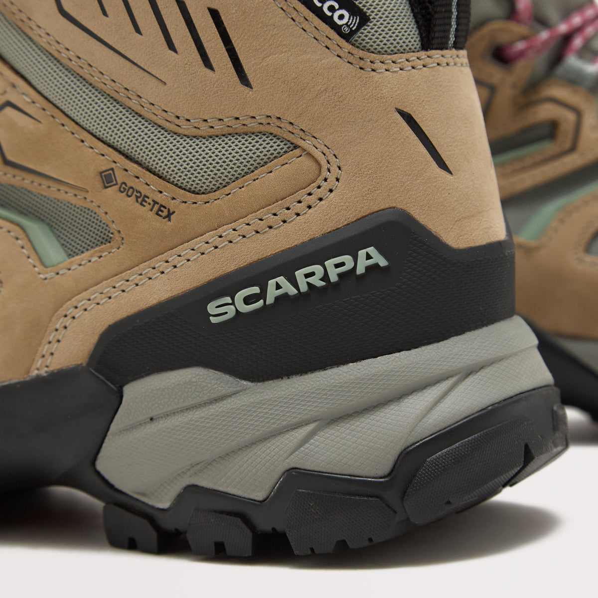 Women’s Moraine Mid GTX Walking Boots