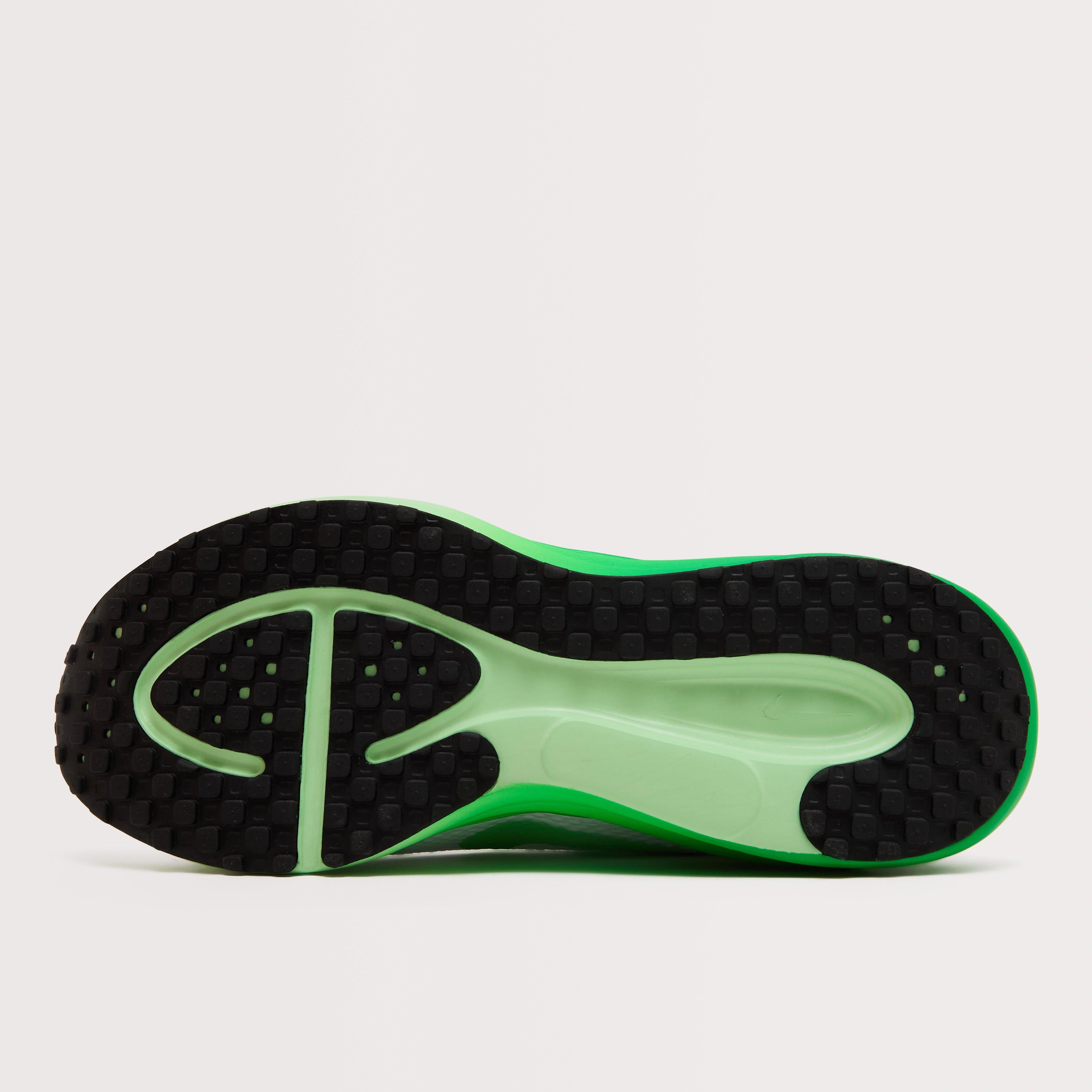Women’s Revolution 8 Running Shoes