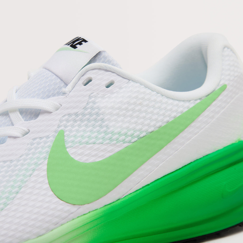 Women’s Revolution 8 Running Shoes