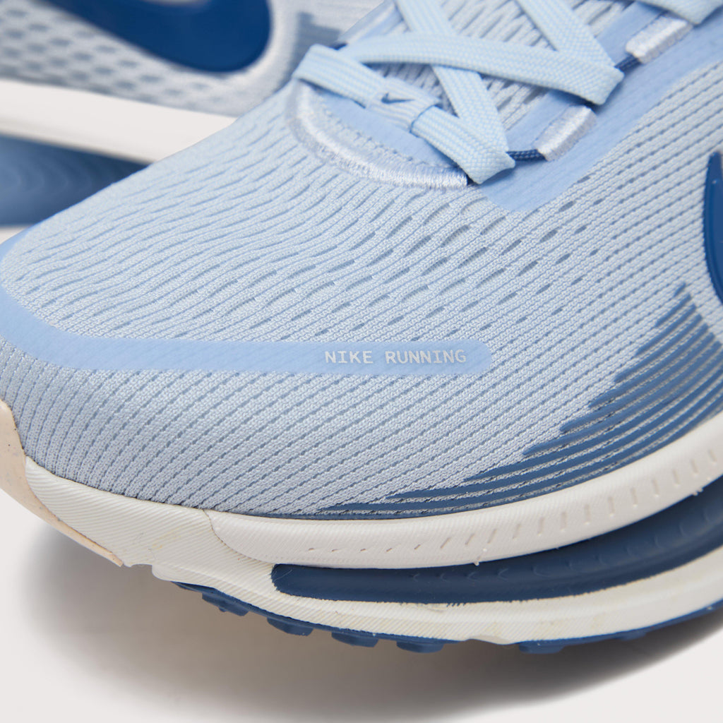 Women’s Vomero 18 Running Shoes
