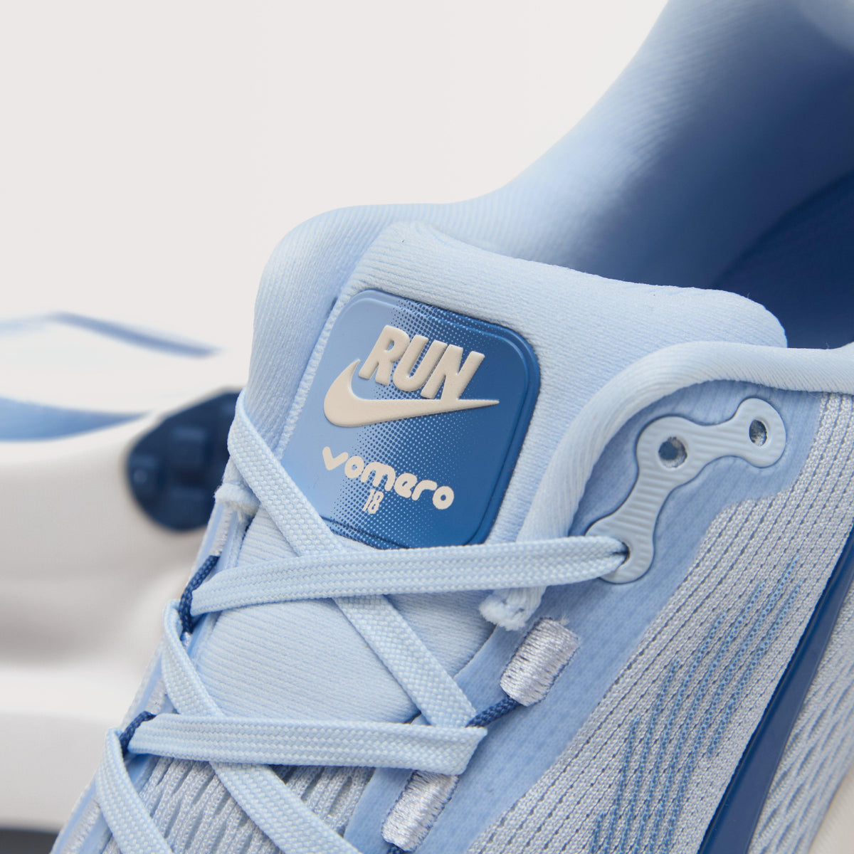 Women’s Vomero 18 Running Shoes
